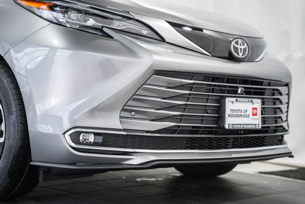 New 2026 Toyota Sienna Platinum image 15