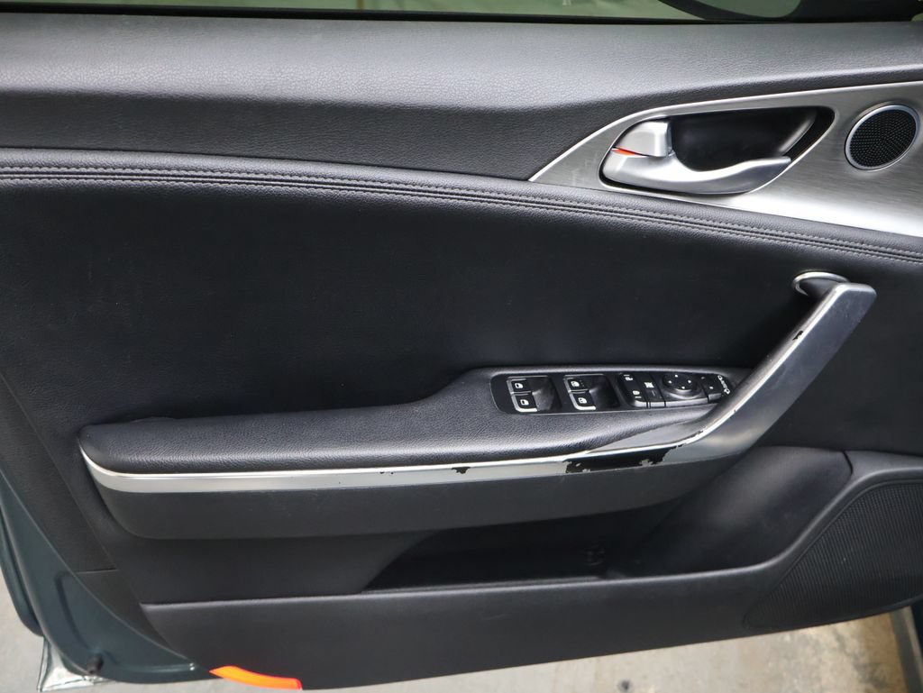 Used 2022 Kia Stinger GT1 RWD image 15