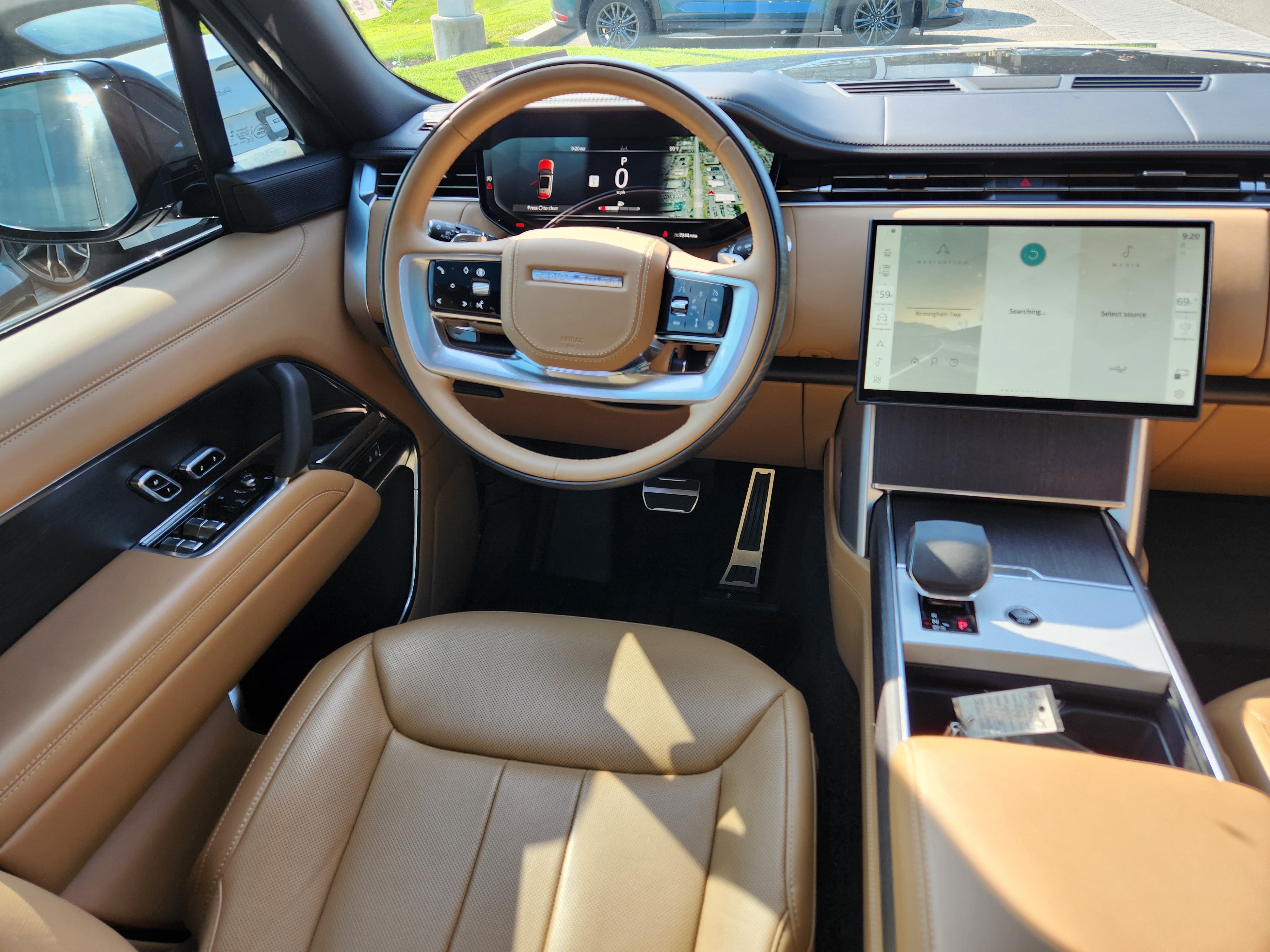 Certified 2025 Land Rover Range Rover Long Wheelbase SE AWD/4WD image 13