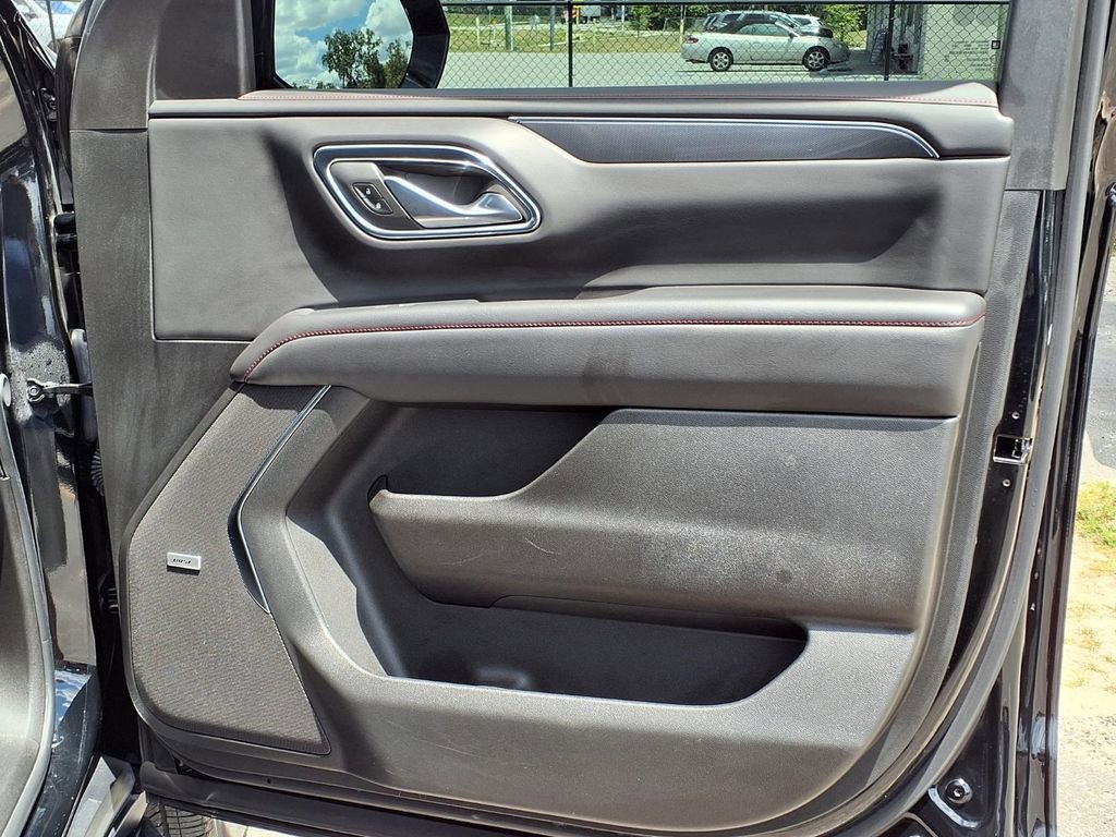 Used 2024 Chevrolet Suburban RST w/ Luxury Package AWD/4WD image 12