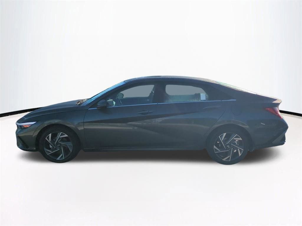 New 2026 Hyundai Elantra Limited image 8