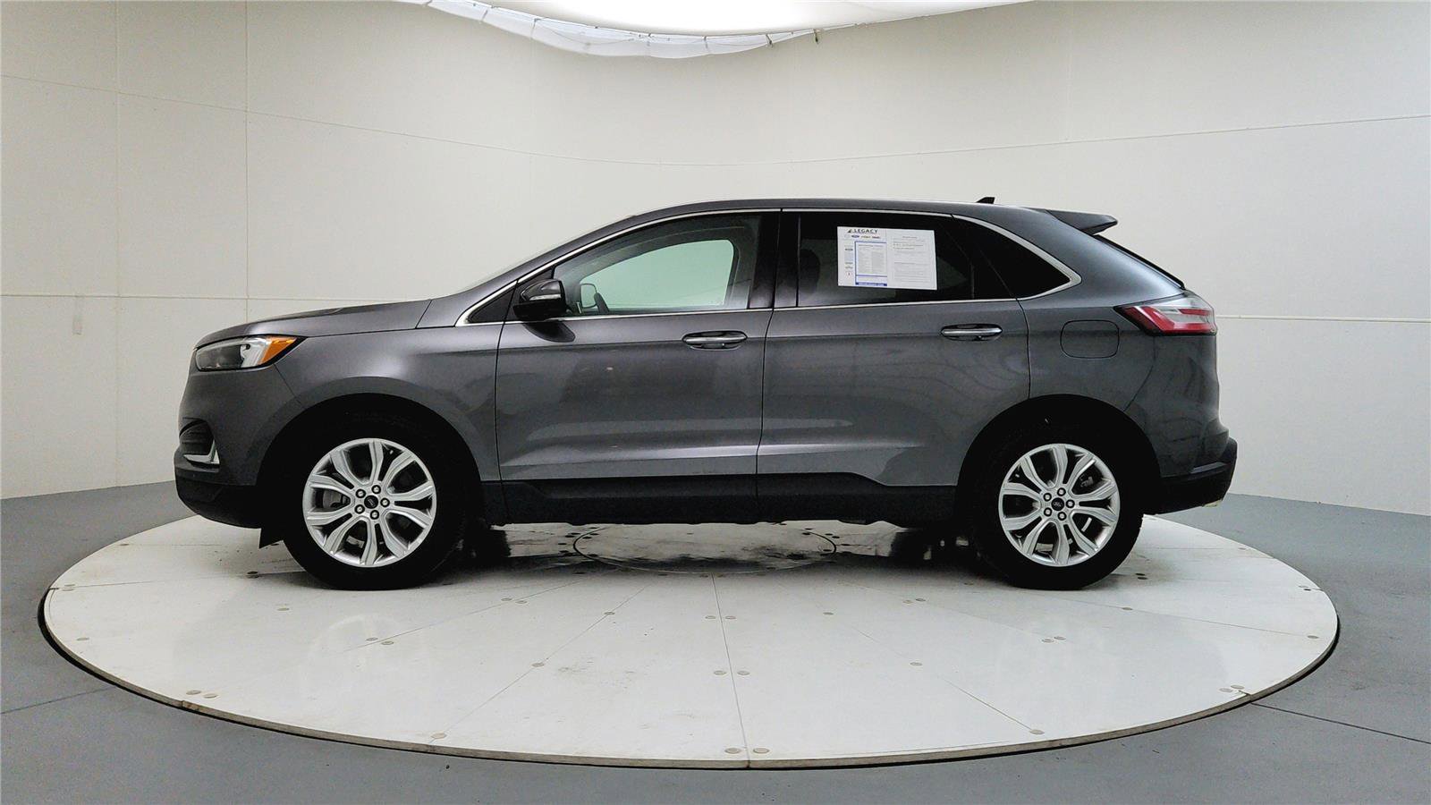 Used 2024 Ford Edge Titanium AWD/4WD image 5