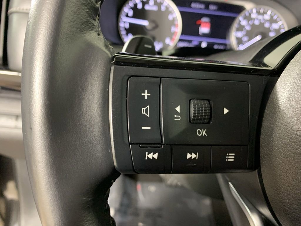 Used 2023 Nissan Pathfinder SV image 21