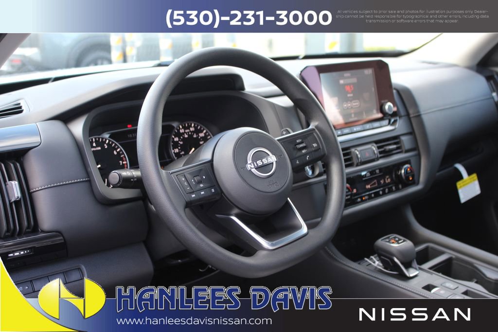 New 2025 Nissan Pathfinder S image 11