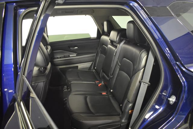 Used 2022 Nissan Pathfinder SL w/ SL Black Package AWD/4WD image 31
