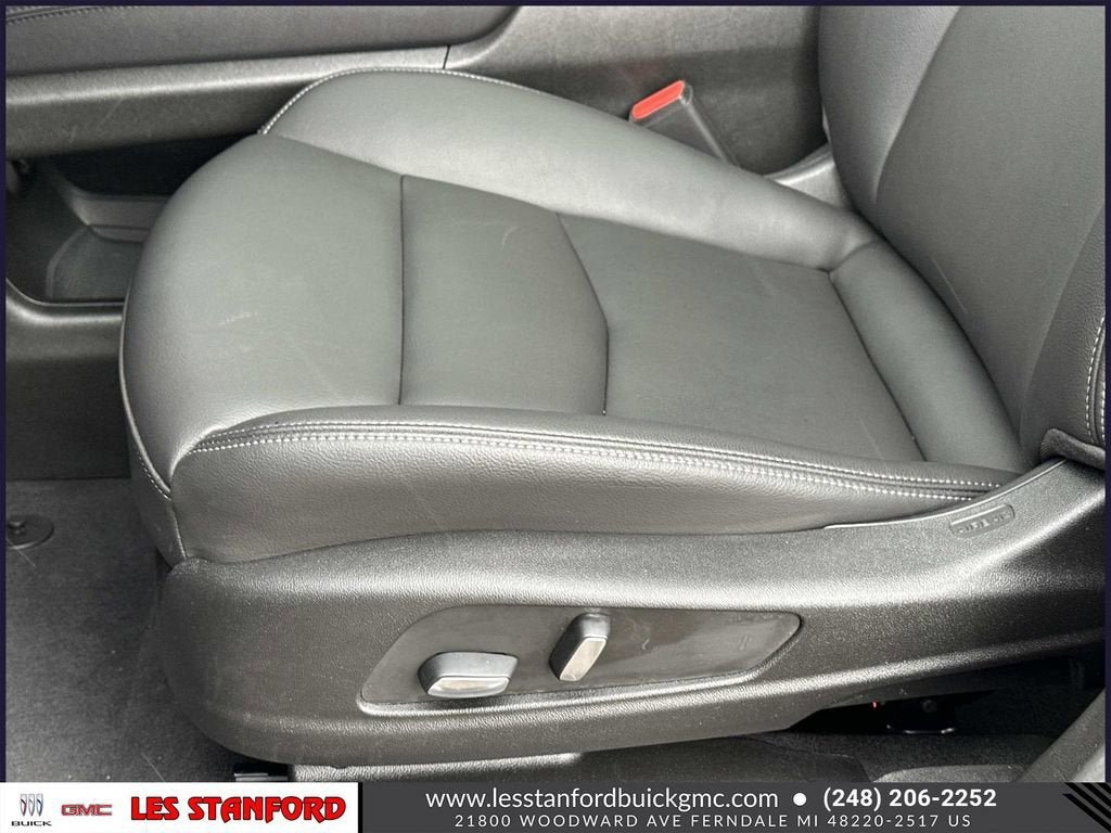 Used 2025 Cadillac XT6 Luxury AWD/4WD image 20