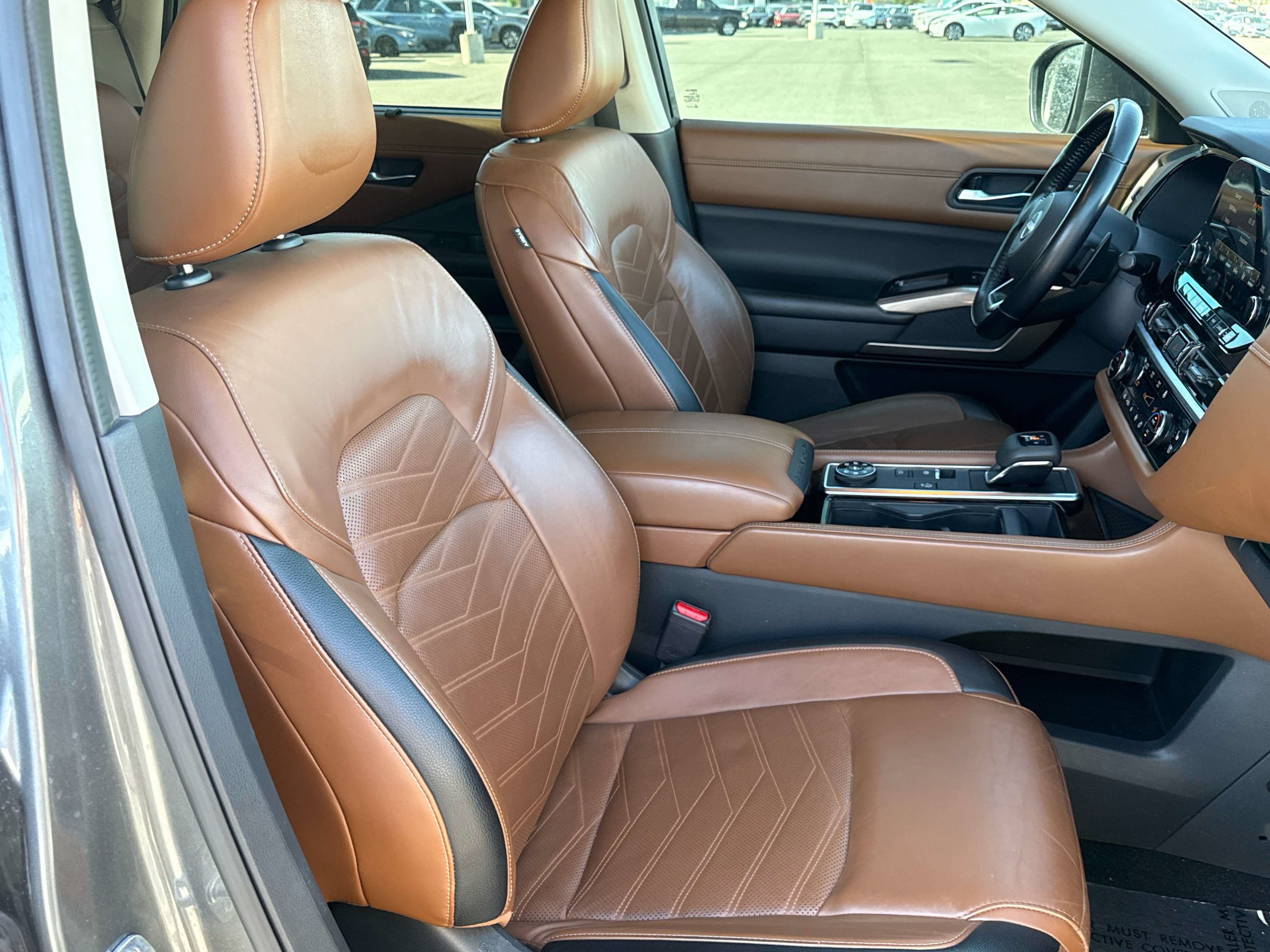 Used 2022 Nissan Pathfinder Platinum w/ Cargo Package AWD/4WD image 19