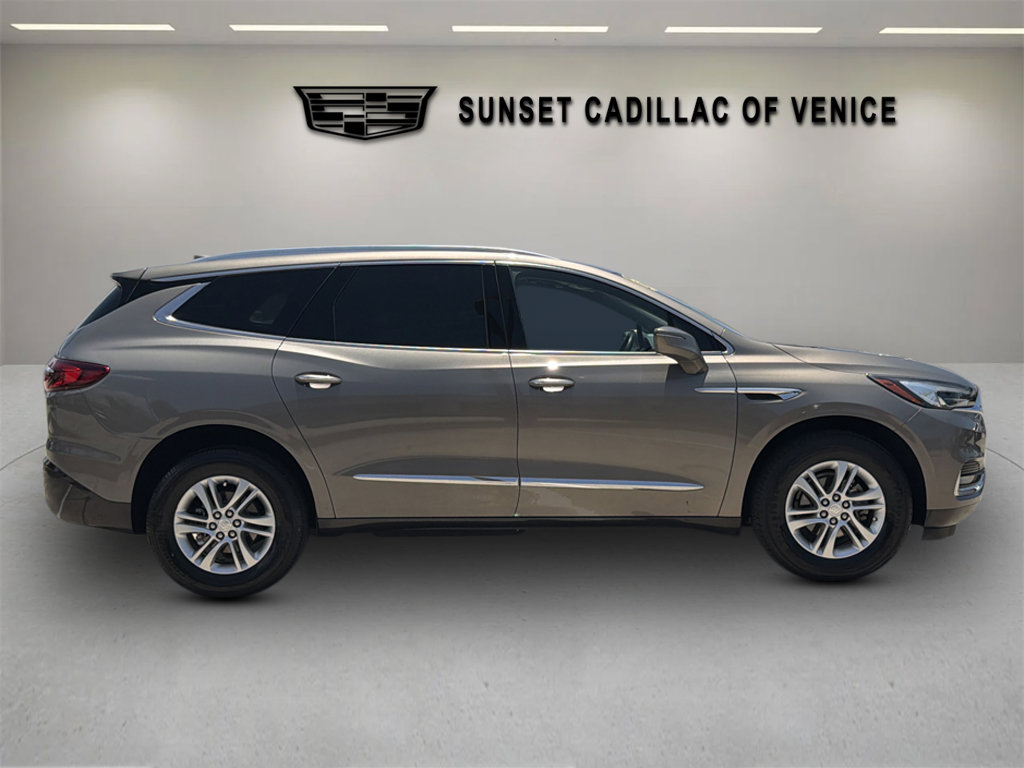 Used 2018 Buick Enclave Essence FWD image 2
