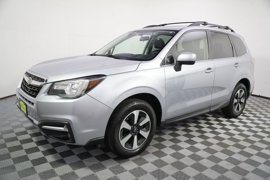 Used 2017 Subaru Forester 2.5i Limited AWD/4WD image 2