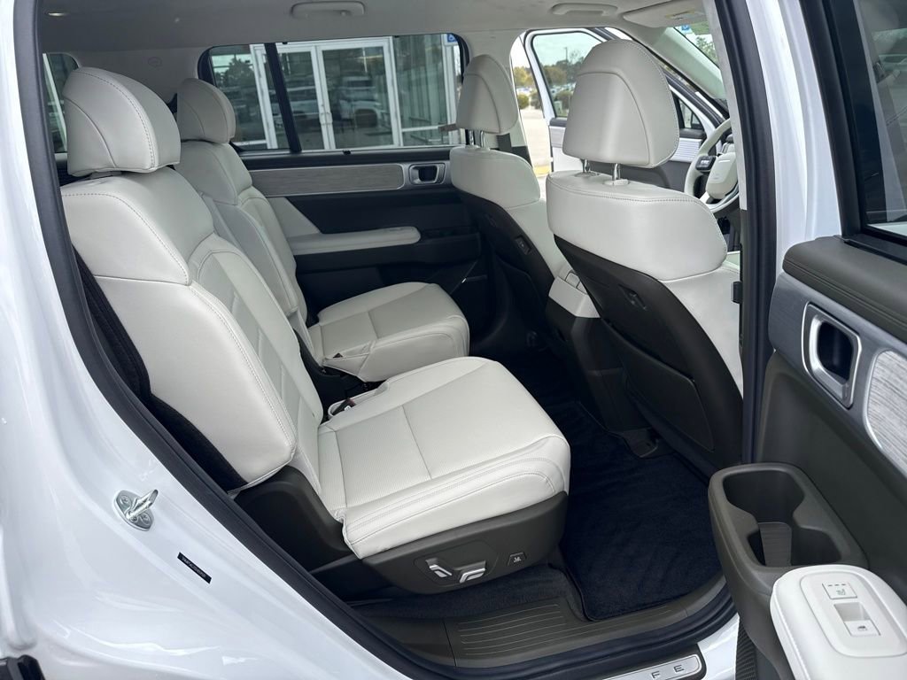 Used 2025 Hyundai Santa Fe Calligraphy FWD image 32