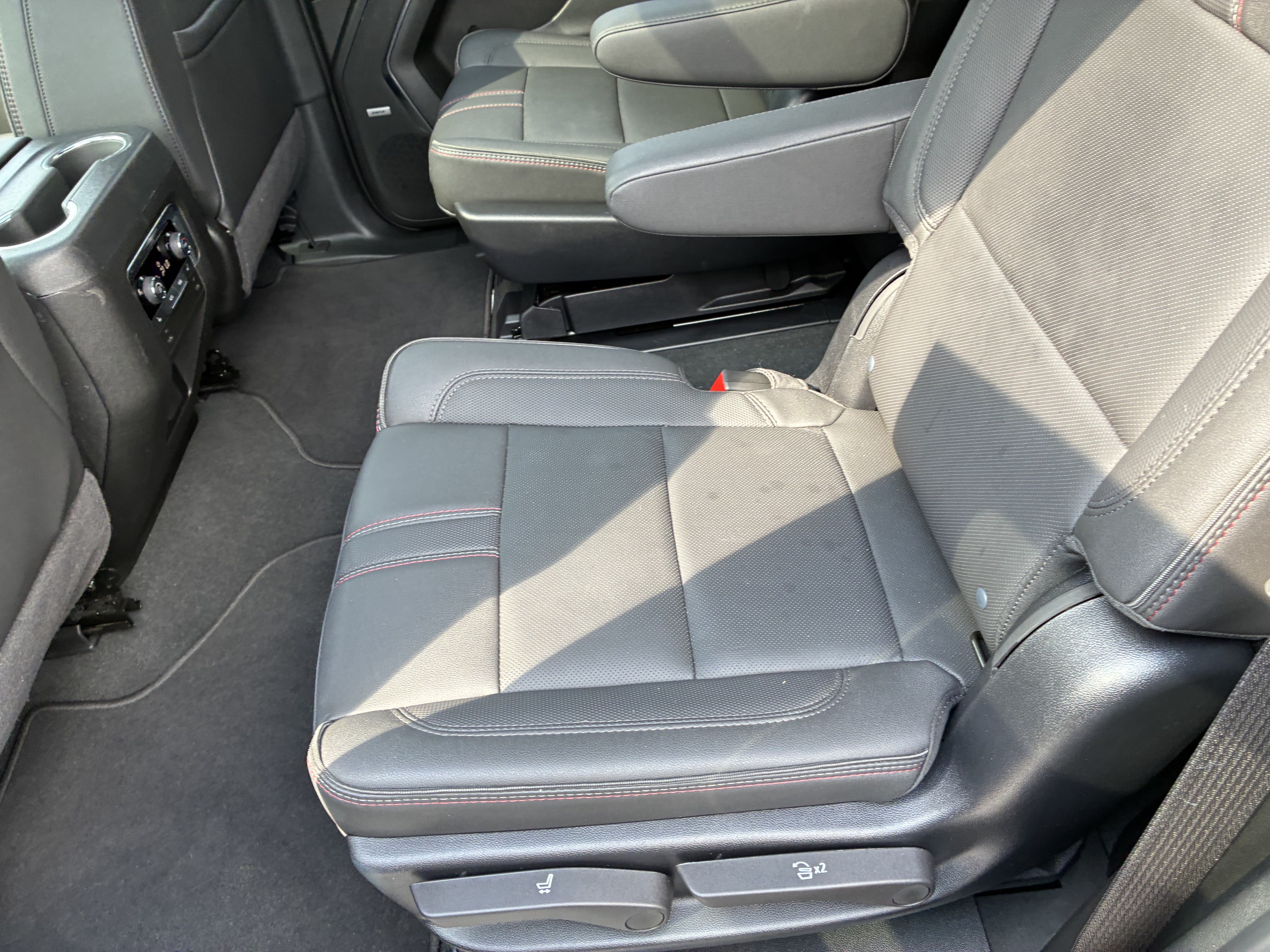 Used 2025 Chevrolet Tahoe RST w/ Comfort Package RWD image 14
