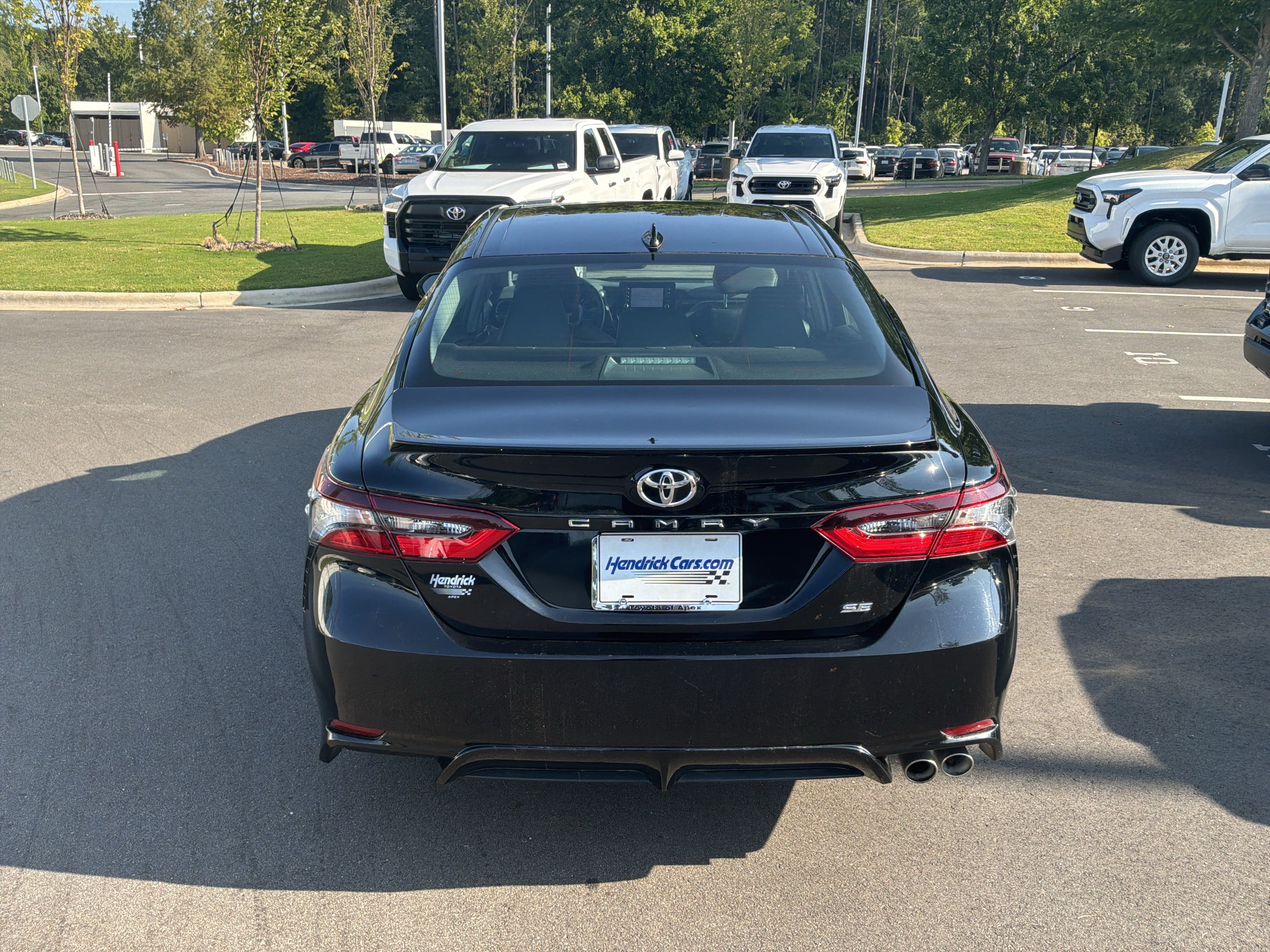 Used 2023 Toyota Camry SE FWD image 9