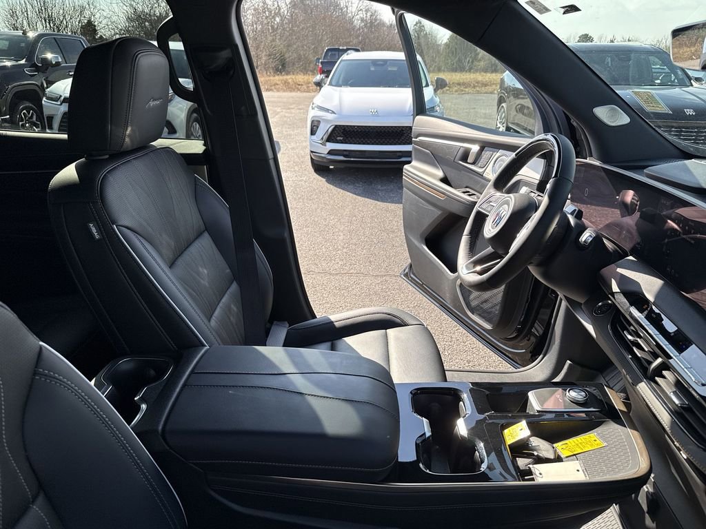 Certified 2025 Buick Enclave Avenir w/ Super Cruise Package image 13