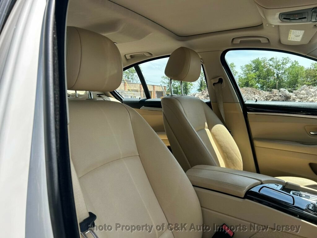 Used 2014 BMW 528i xDrive Sedan AWD/4WD image 32