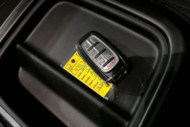 Used 2020 Chrysler Pacifica Touring w/ S Appearance Package image 28