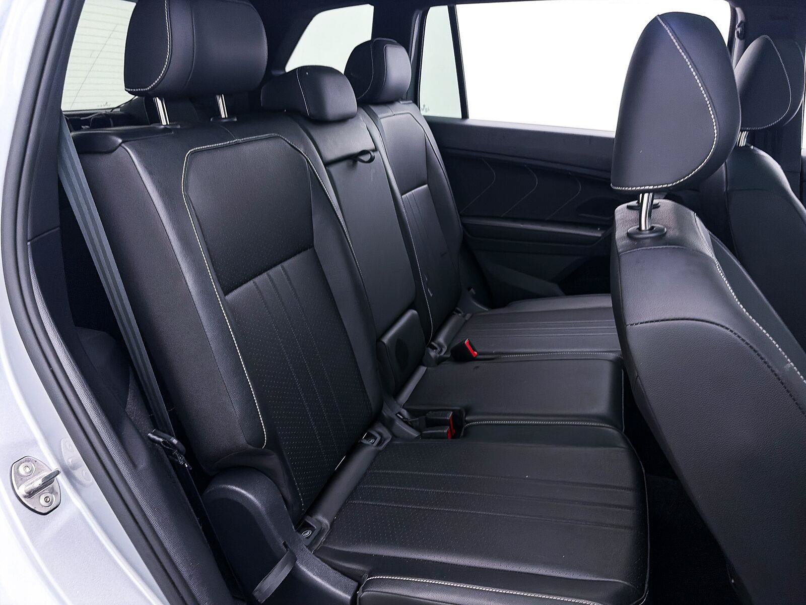 Used 2023 Volkswagen Tiguan SE R-Line FWD image 38