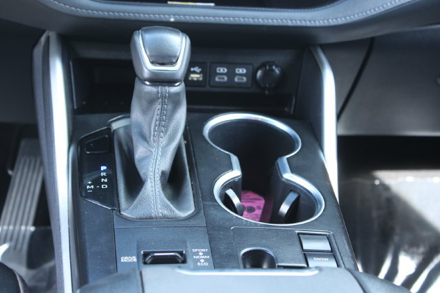 Used 2024 Toyota Highlander XSE FWD image 15
