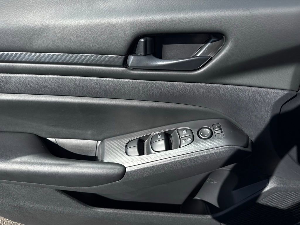 Used 2025 Nissan Altima 2.5 S image 18