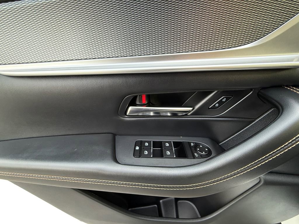 Used 2024 MAZDA CX-90 Plug-In Hybrid w/ Premium Pkg image 11