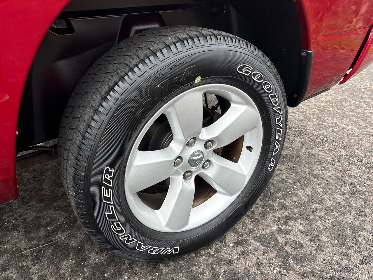 Used 2014 RAM 1500 Express image 20