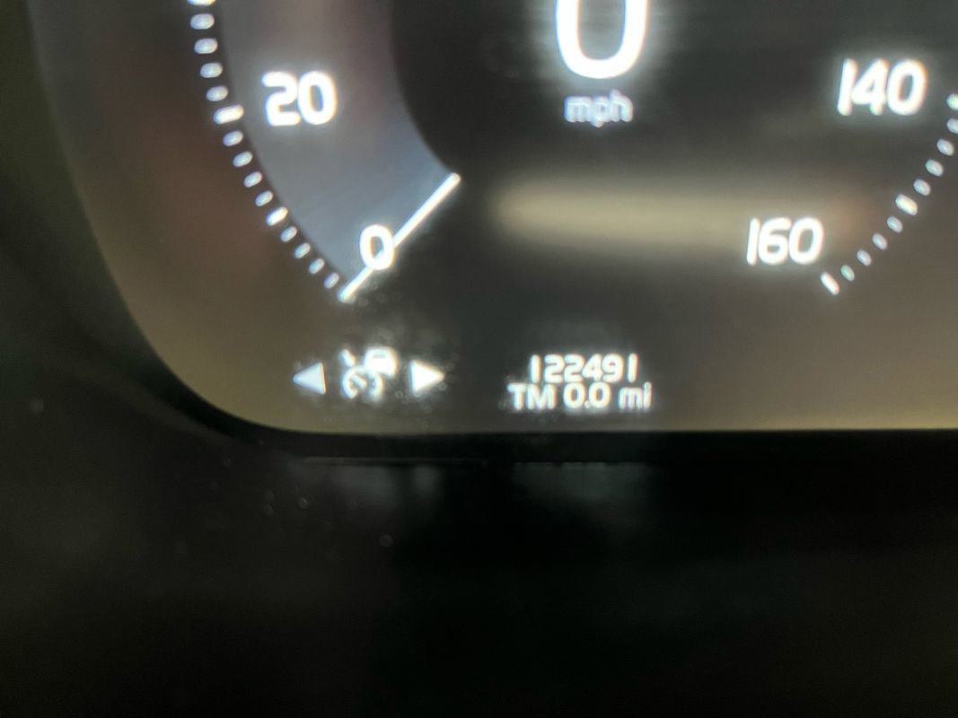 Used 2021 Volvo XC60 T5 Momentum w/ Protection Package AWD/4WD image 16