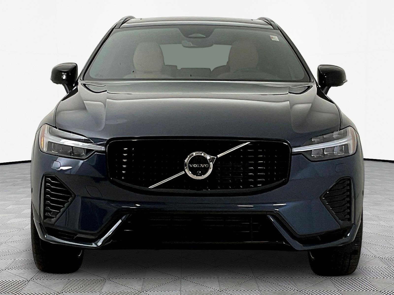 Used 2025 Volvo XC60 T8 Ultra w/ Climate Package AWD/4WD image 2