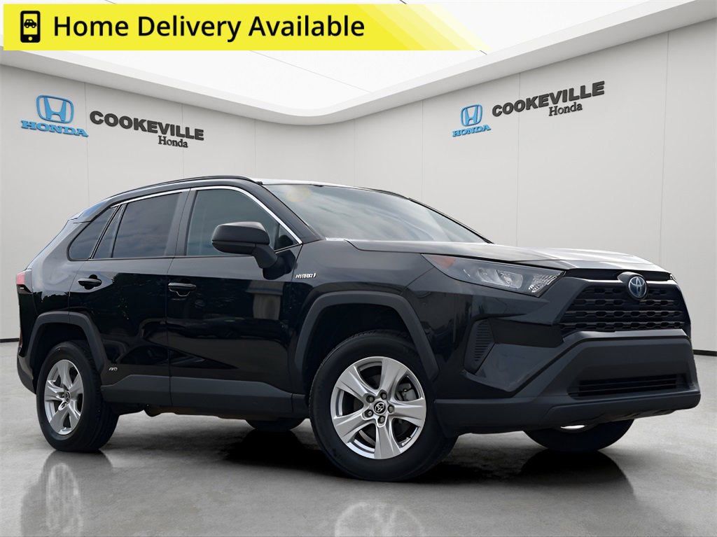 Used 2021 Toyota RAV4 LE image 1