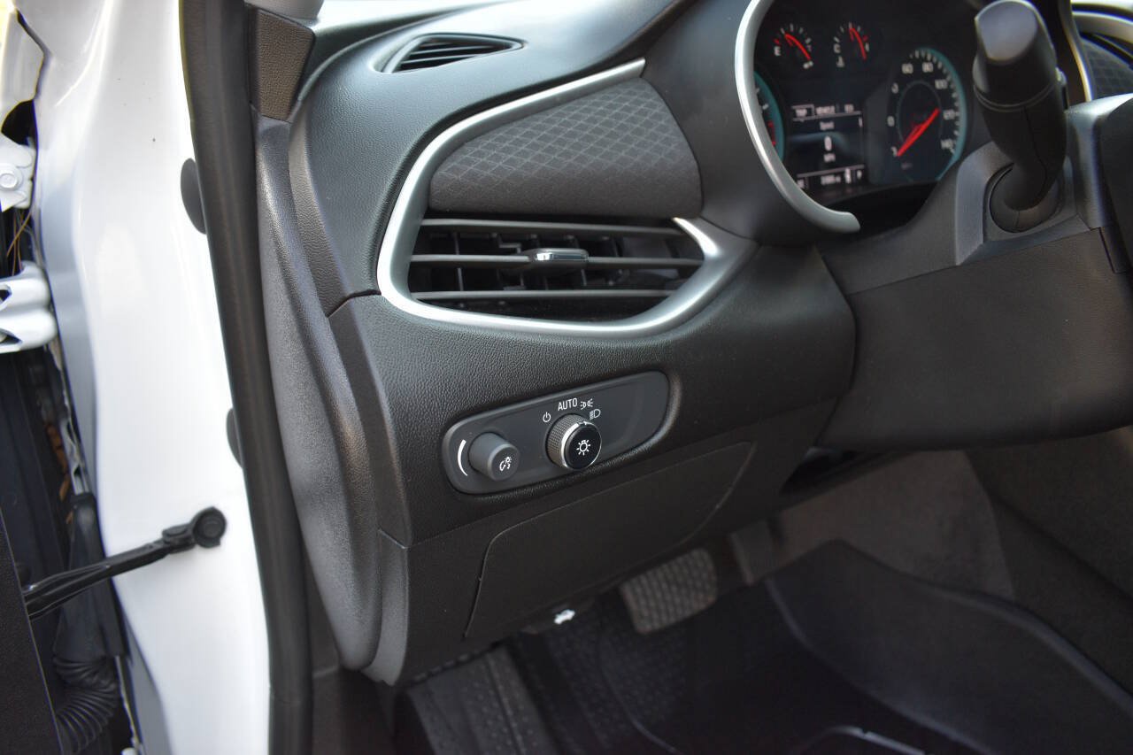 Used 2023 Chevrolet Malibu RS FWD image 16
