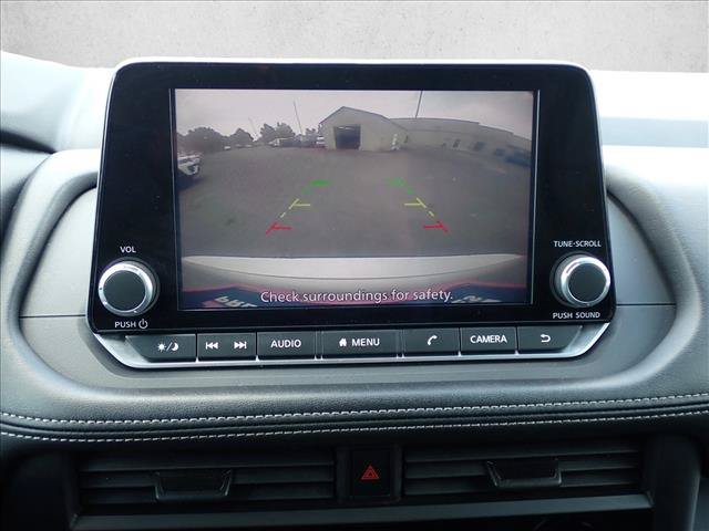 Used 2024 Nissan Rogue S AWD/4WD image 16
