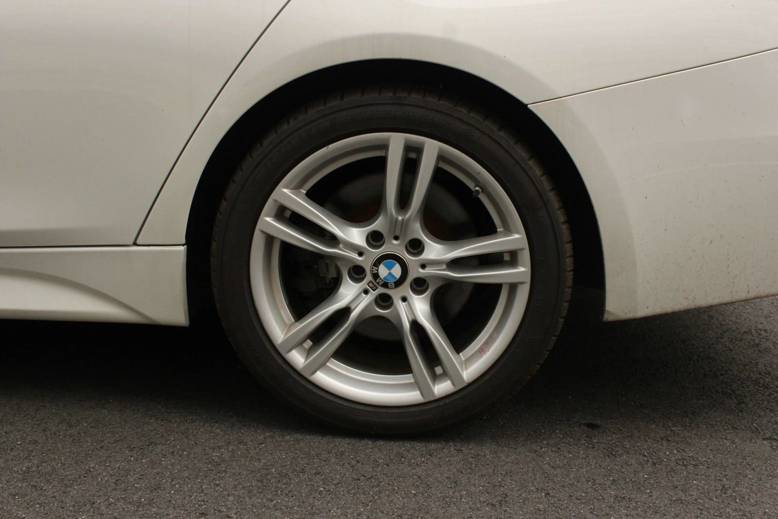 Used 2016 BMW 328i Sedan w/ M Sport Package RWD image 10