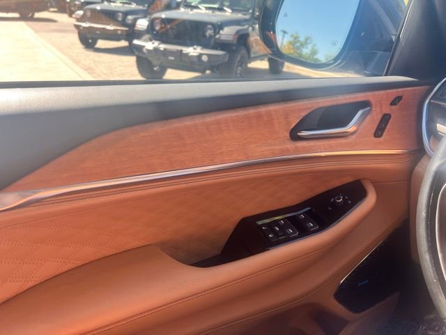 Used 2022 Jeep Grand Cherokee Summit image 16