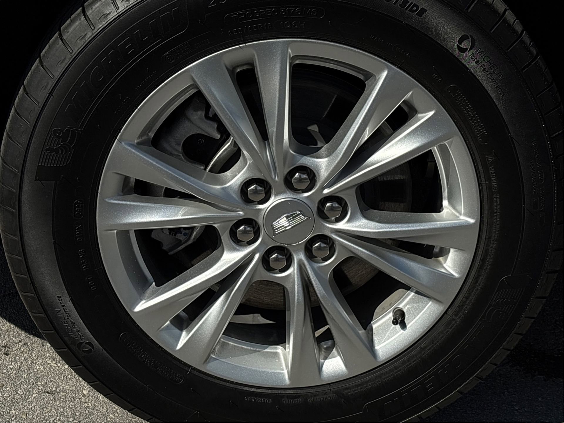 New 2025 Cadillac XT6 Luxury image 13