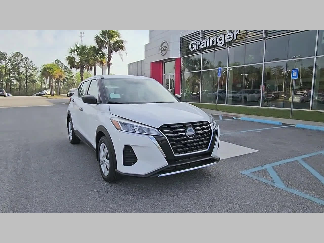 New 2025 Nissan Kicks Play S image 17