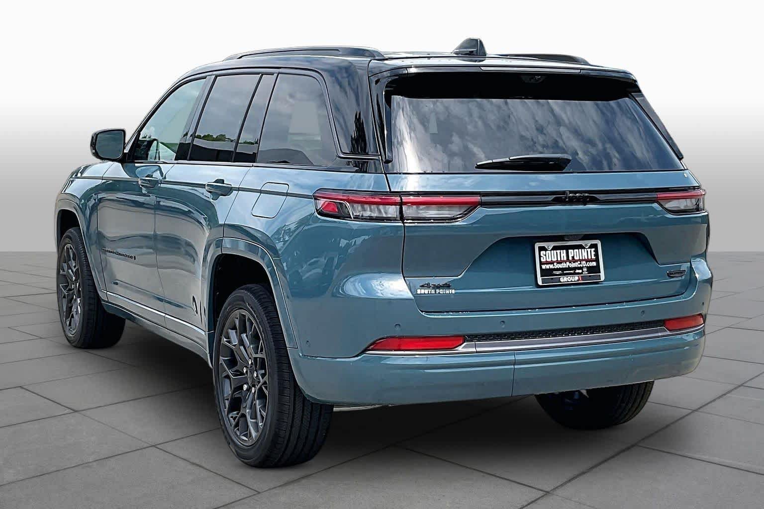 New 2026 Jeep Grand Cherokee Summit AWD/4WD image 12