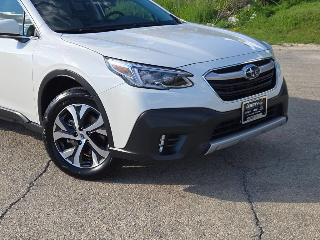 Certified 2022 Subaru Outback Limited AWD/4WD image 2