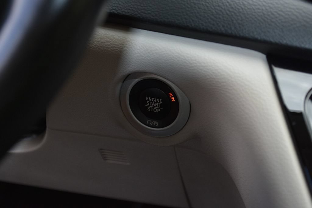 Used 2019 Chrysler Pacifica Touring-L Plus FWD image 20