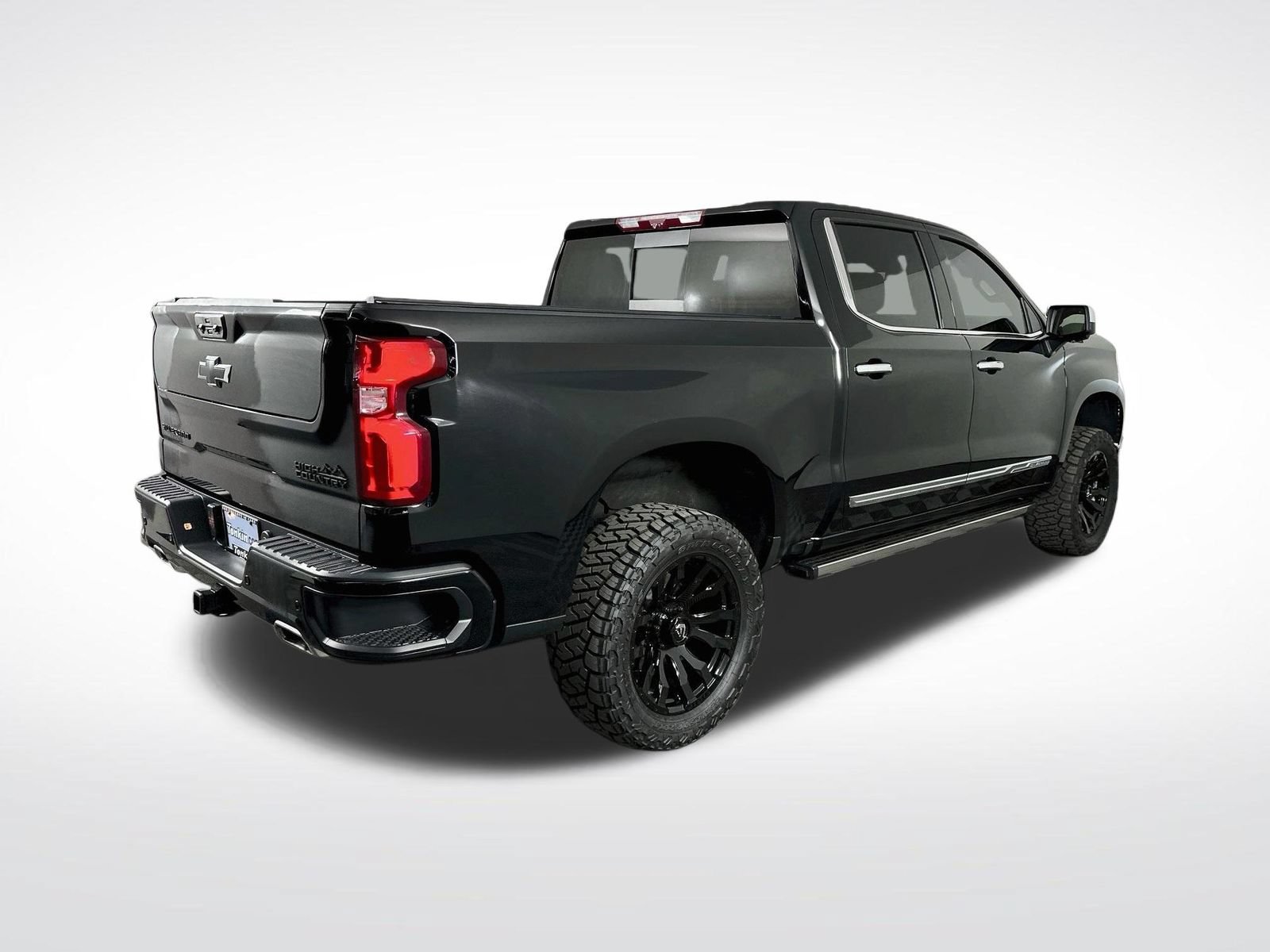 Used 2024 Chevrolet Silverado 1500 High Country w/ Technology Package AWD/4WD image 8