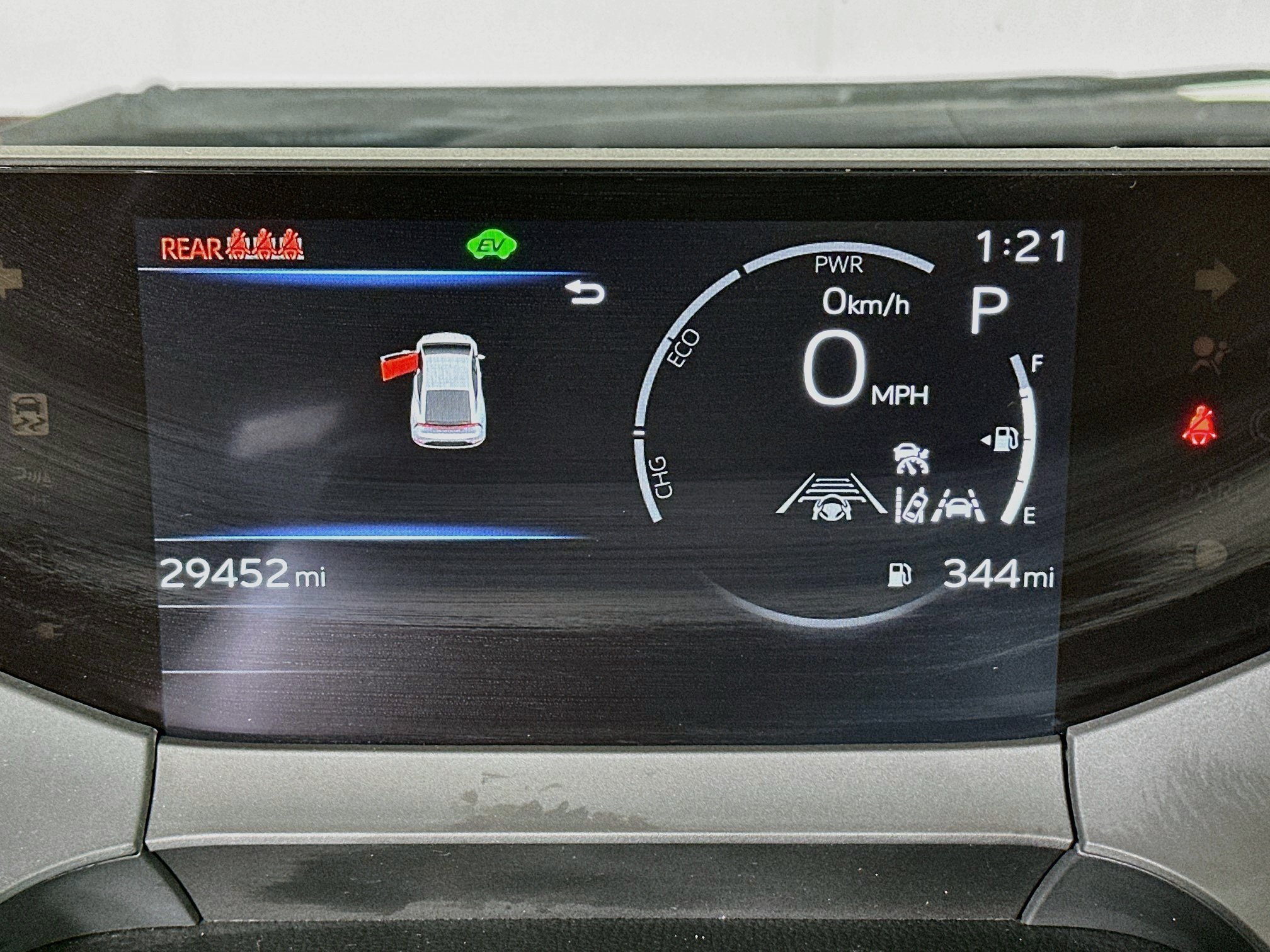 Used 2025 Toyota Prius LE FWD image 19