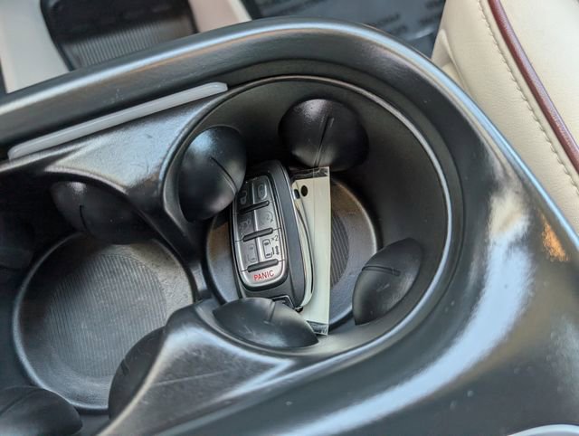 Used 2019 Chrysler Pacifica Limited FWD image 19