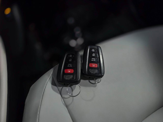 Used 2018 Toyota Prius Prime Advanced image 43