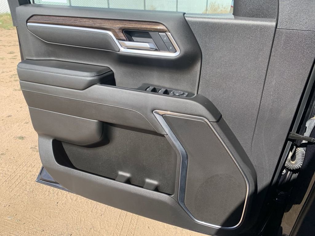 Certified 2025 GMC Sierra 1500 Elevation w/ LPO, Elevation Black Package image 21