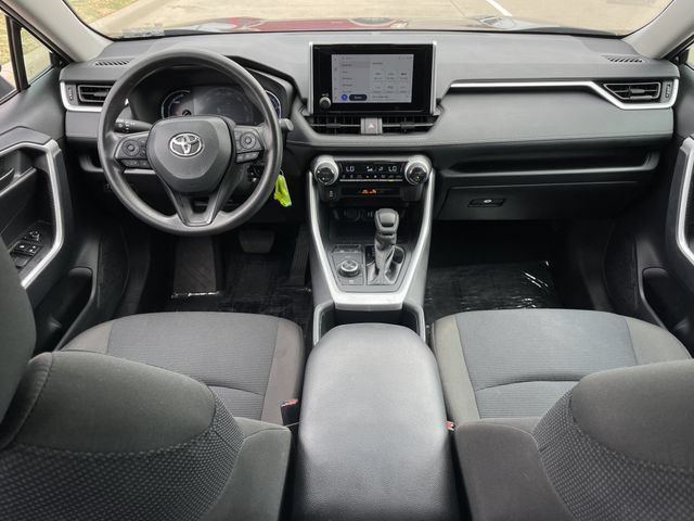 Used 2025 Toyota RAV4 LE AWD/4WD image 10