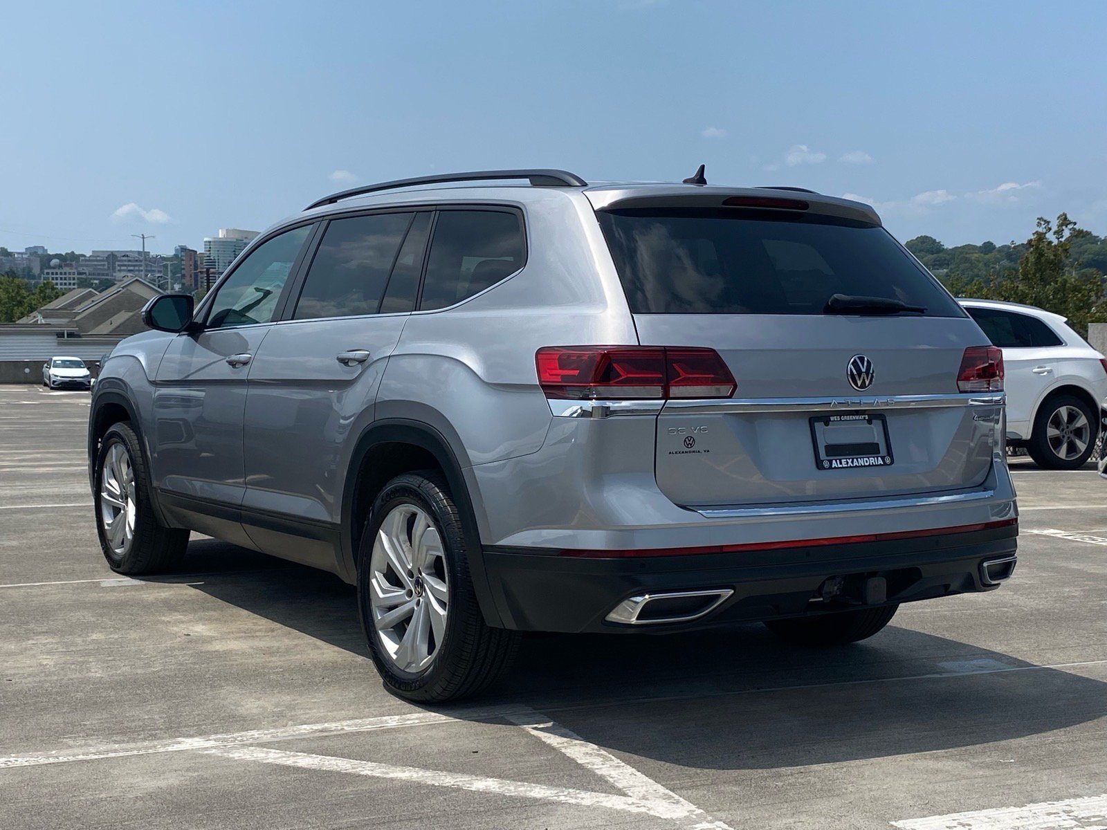 Used 2023 Volkswagen Atlas SE w/ Panoramic Sunroof Package AWD/4WD image 5