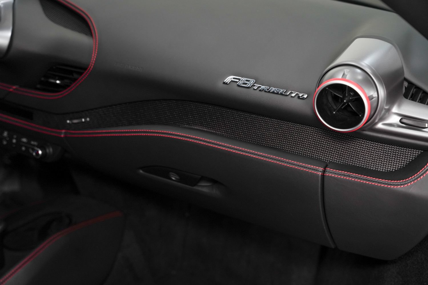 Used 2022 Ferrari F8 Tributo RWD image 32