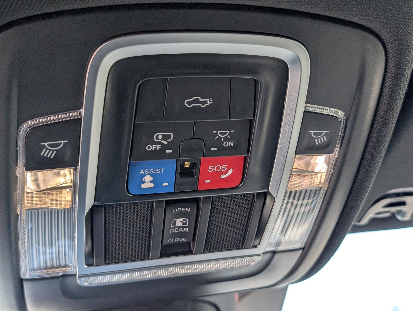 Used 2023 RAM 1500 Laramie AWD/4WD image 31