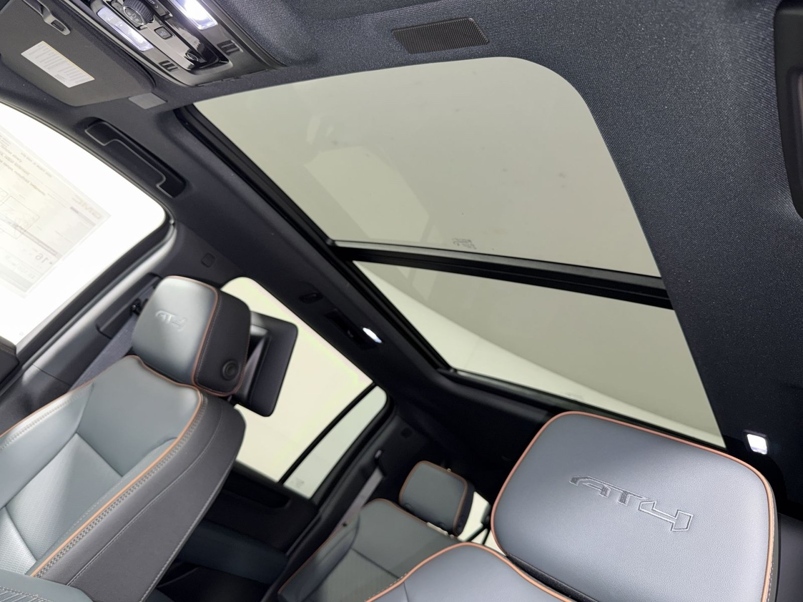 New 2026 GMC Yukon XL AT4 w/ AT4 Premium Plus Package AWD/4WD image 24