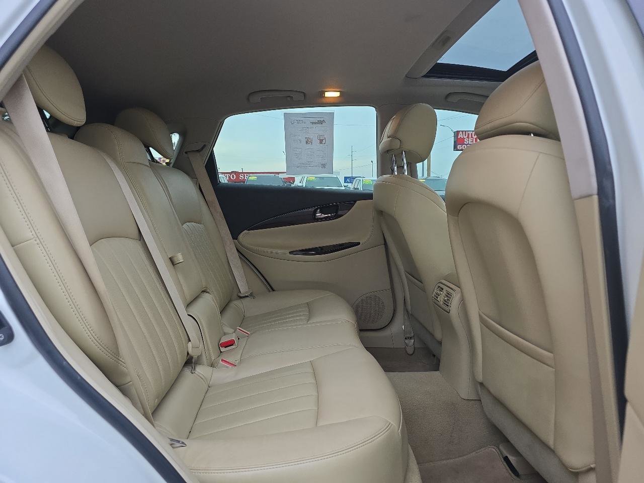 Used 2016 INFINITI QX50 AWD w/ Technology Package image 24