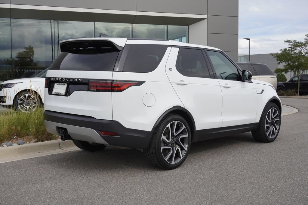 Used 2025 Land Rover Discovery S AWD/4WD image 4
