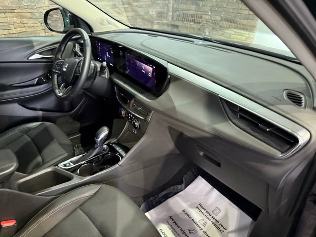 Used 2025 Buick Encore GX Preferred FWD image 3