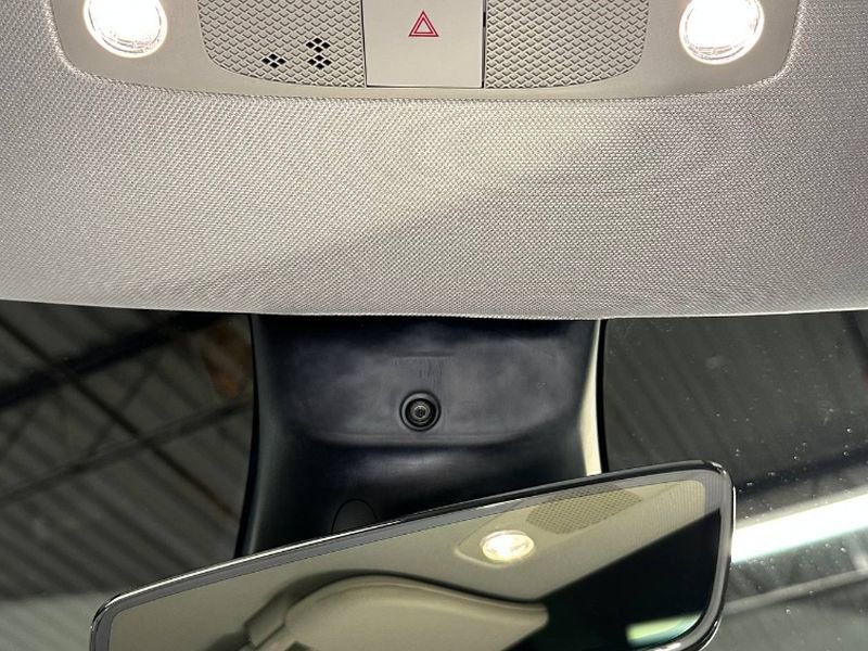 Used 2022 Tesla Model Y Long Range image 38